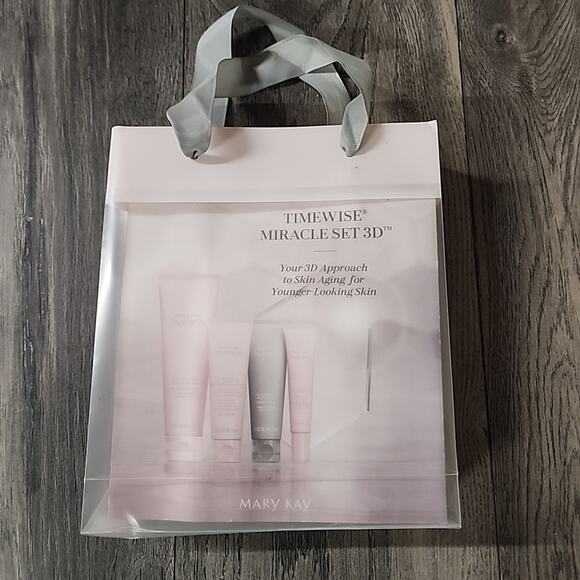 Mary Kay TimeWise Age Minimizing 3D Miracle Set for Oily Skin New In Box - Picture 1 of 2